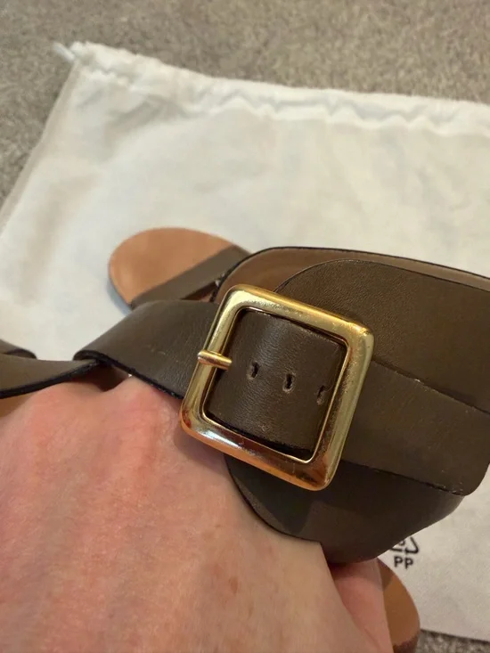 Chloe EU37 Gladiator Style Leather Strappy Sandals w/ Gold Hardware - Picture 8 of 9